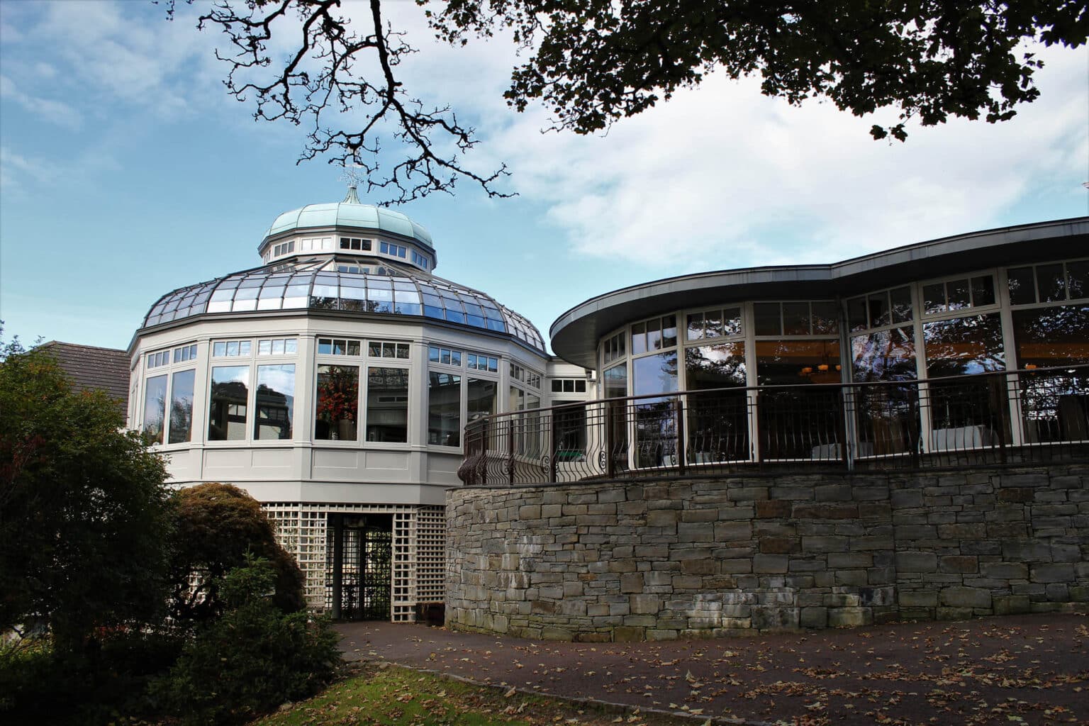 Glazed extension for a luxury hotel restaurant and bar.